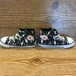 Size 9 boys Shark velcro Converse